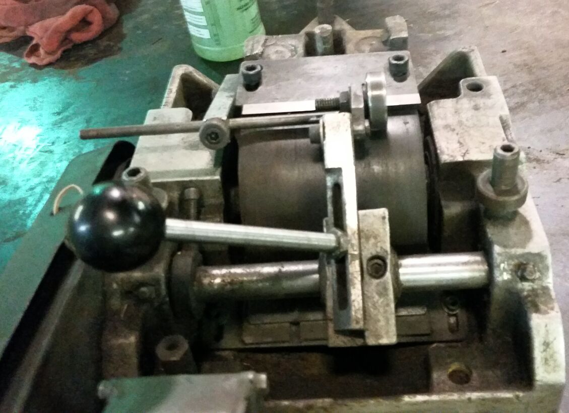 Unison #C, centerless grinding fixture, 4-1/4" x 4" wide regulating roll - Image 3