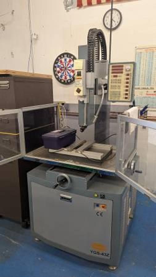 Yougar, Electrical Discharge Machine hole burner / tap burner, manual X-Y Slide - Image 1