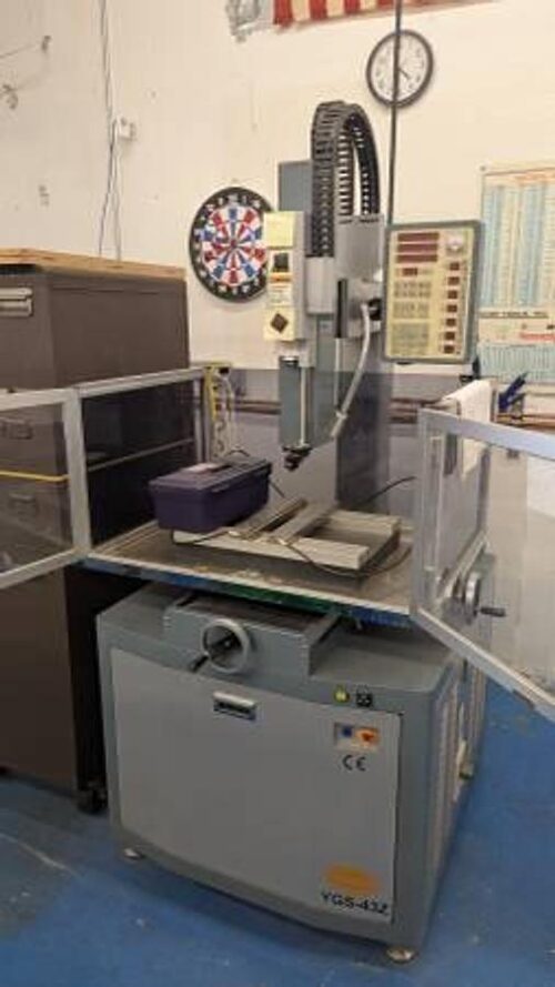 Yougar, Electrical Discharge Machine hole burner / tap burner, manual X-Y Slide - Image 3