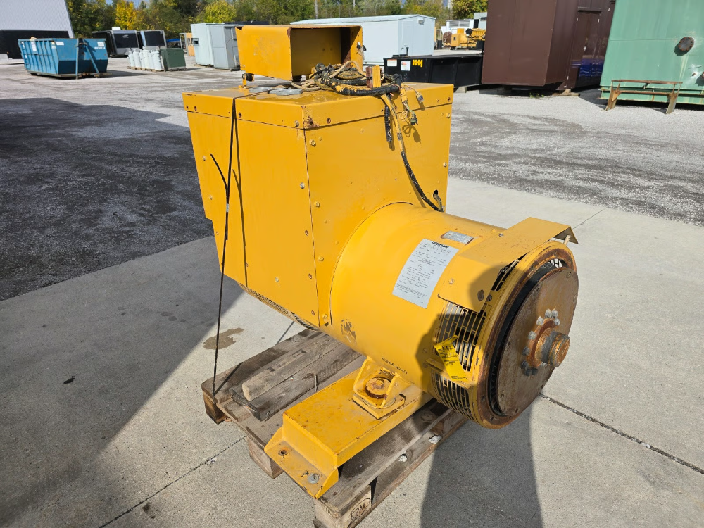 320 KW, 1800 RPM, Caterpillar #SR4B, Prime Rated Generator End, 12 lead, 480 Volts, 481 amps, 3PH, 1964 - Image 1