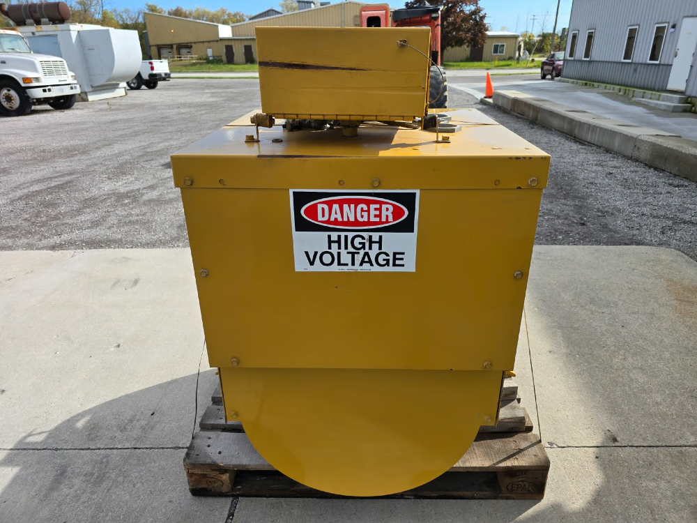 320 KW, 1800 RPM, Caterpillar #SR4B, Prime Rated Generator End, 12 lead, 480 Volts, 481 amps, 3PH, 1964 - Image 3