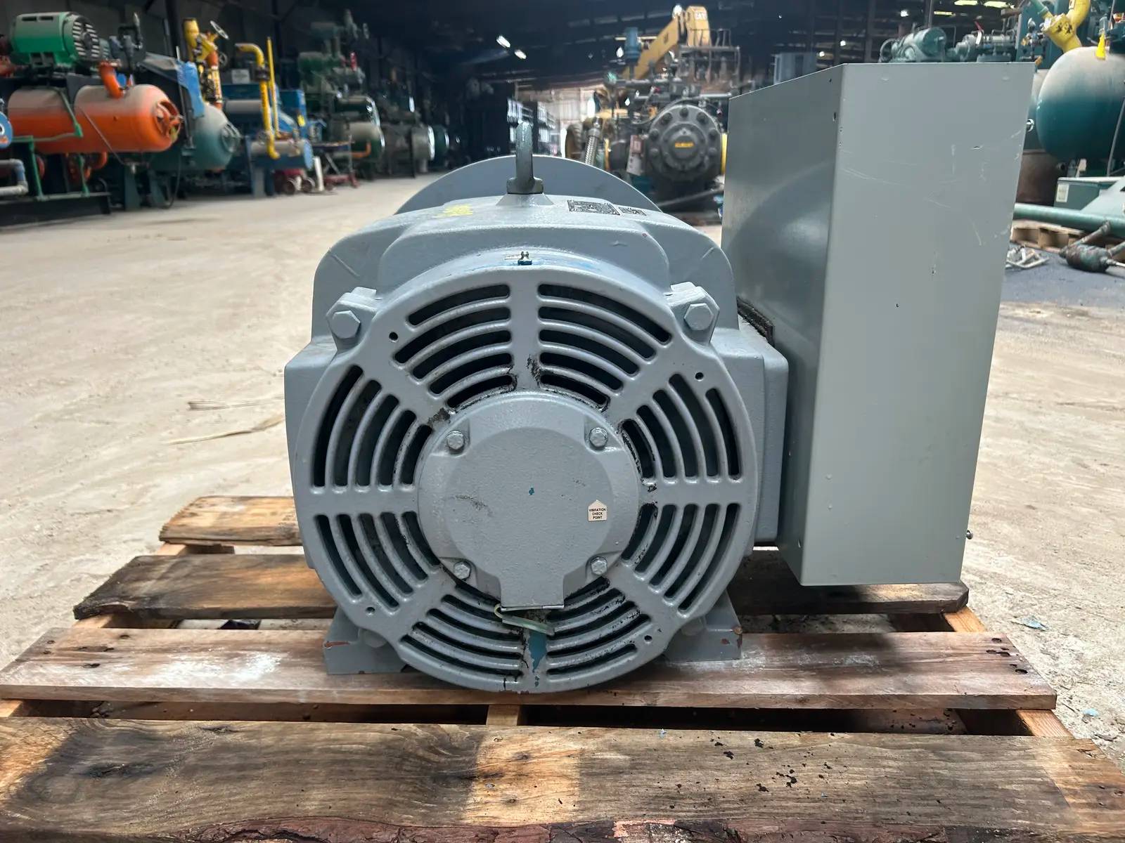 100 HP 3558 RPM WEG, Electric Motor, Frame 364/5TSC, 247 amps, 3PH, 208 Volts - Image 8