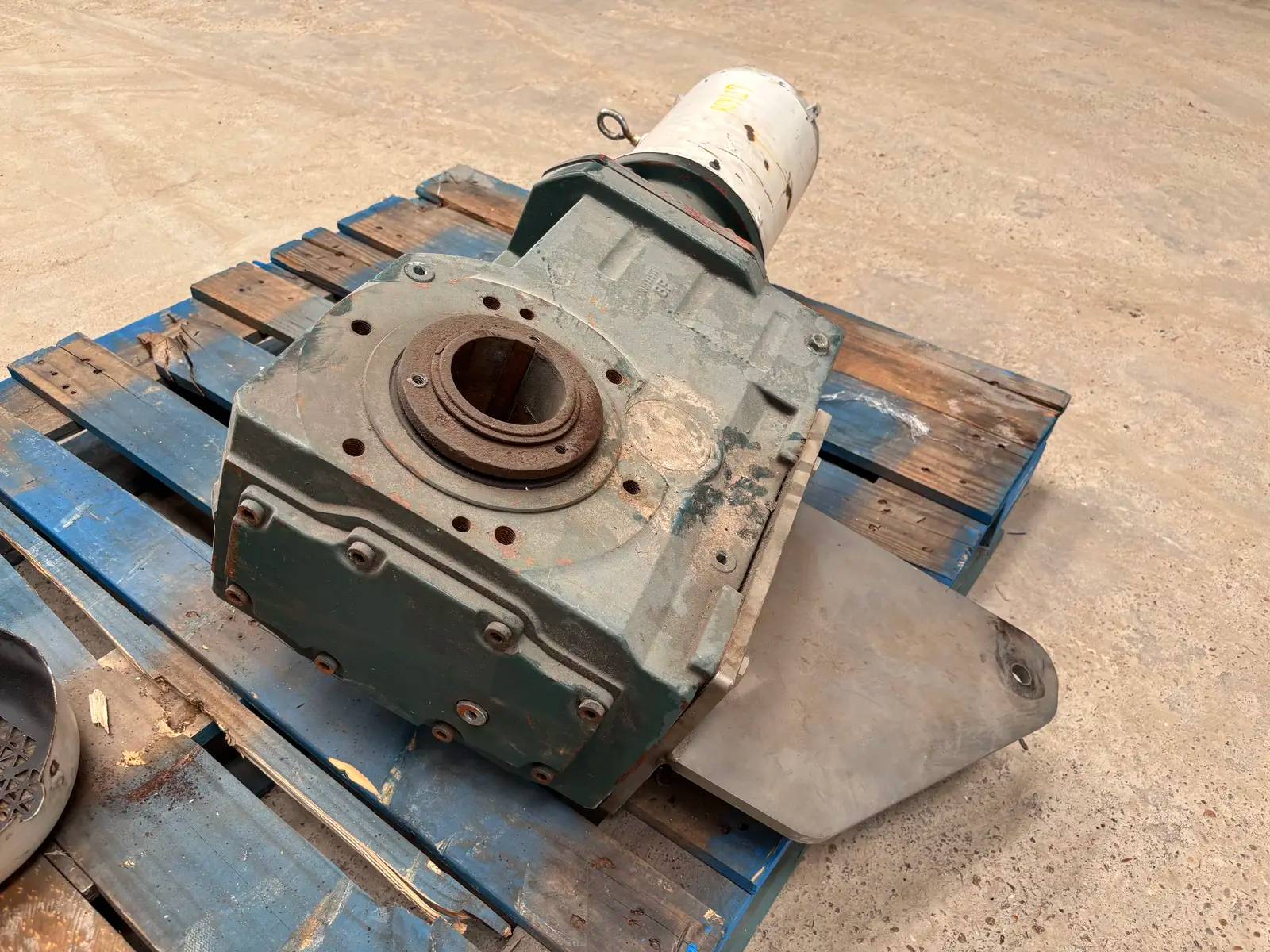 5 HP @ 1750 RPM, Dodge Quantis #BF1083CH180TC, RHB Gearmotor Reducer, 230/460 Volts, 2.50:1 ratio - Image 6