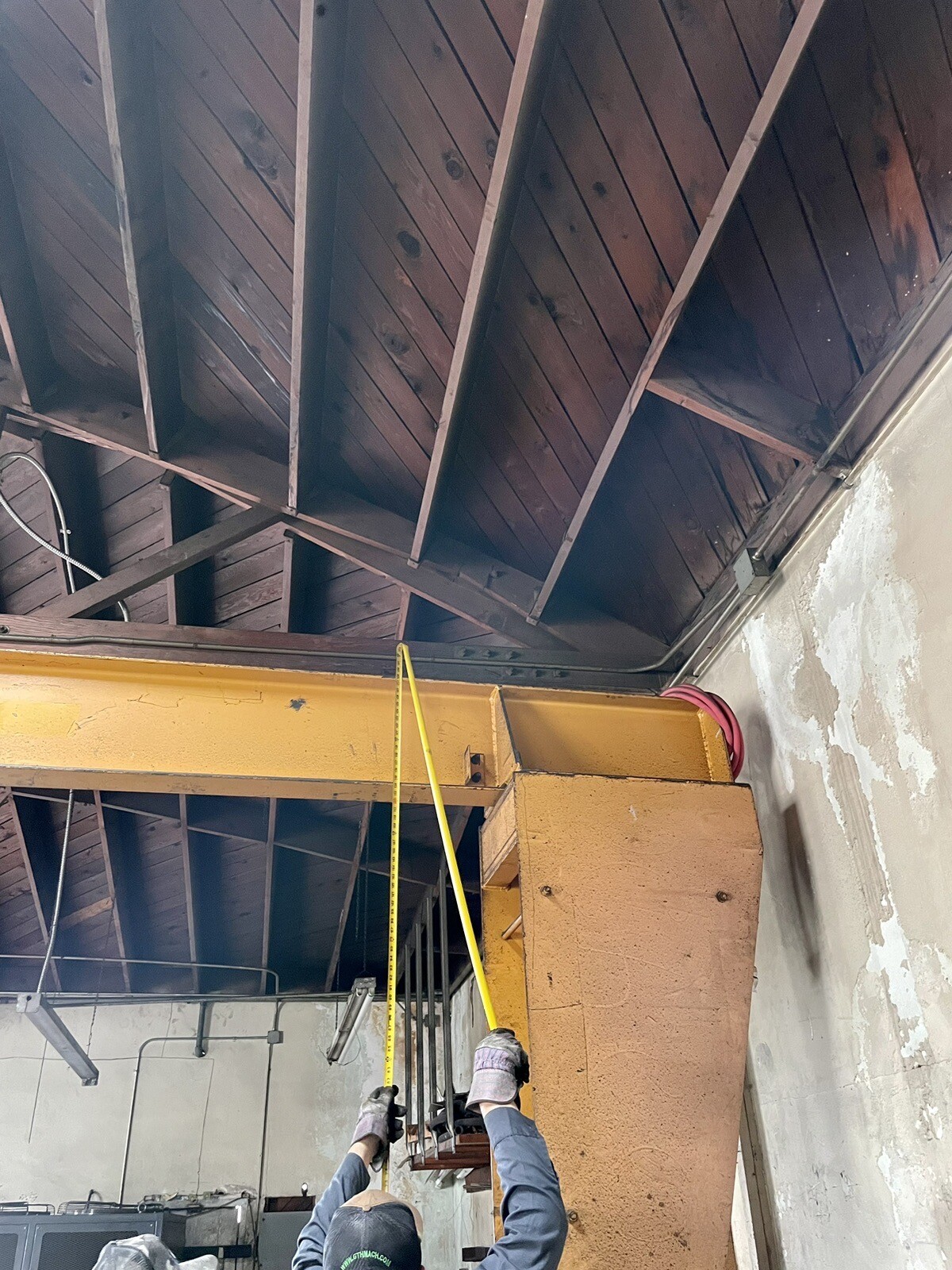 3 Ton, HS Jib Crane, w/ pneu Yale Hoist, Span 13', 135" slide - Image 8