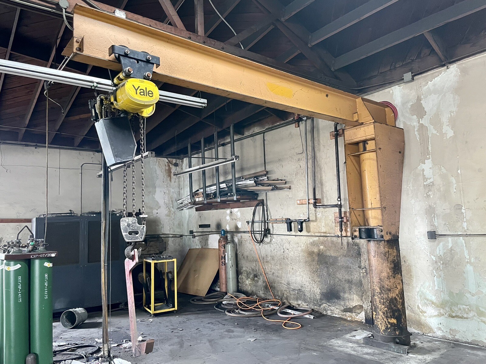 3 Ton, HS Jib Crane, w/ pneu Yale Hoist, Span 13', 135" slide - Image 9