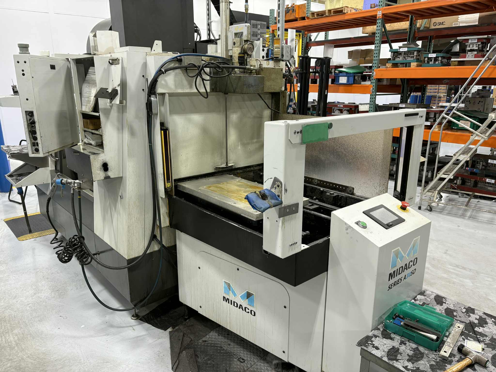Haas #VF-2, CNC vertical machining center, 24 automatic tool changer, 30" X, 16" Y, 20" Z, 30000 RPM, BT30 - Image 2