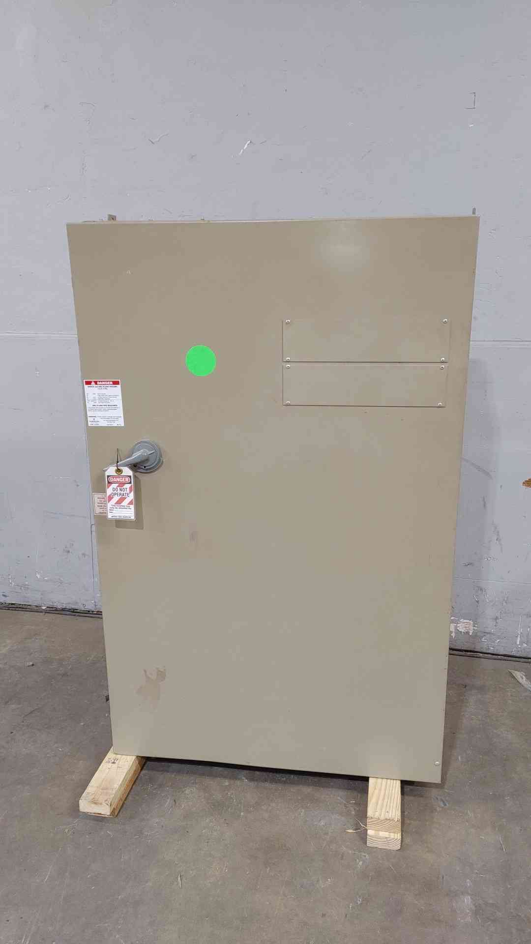 400 Amp. Trane #CVSF0199, Motor Control, 460 Volts, 3PH, KD35K 250A Breaker, 3 120A CH Contactors (3 - Image 1