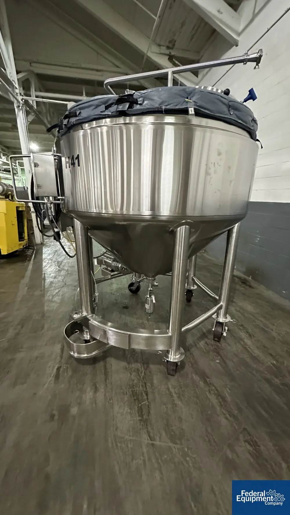 423 gallon Feldmeier, Kettle, 316L Stainless Steel, 68" diameter x 17" straight side, dish top, cone bottom - Image 4