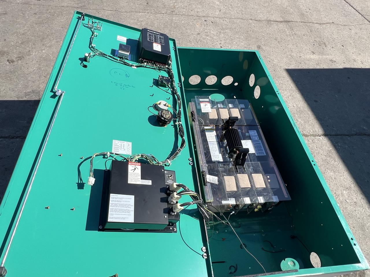 800 Amp. Onan, Cummins #OTD-3383515, automatic transfer switch, Nema 1, 480 Volts, 1999 - Image 9