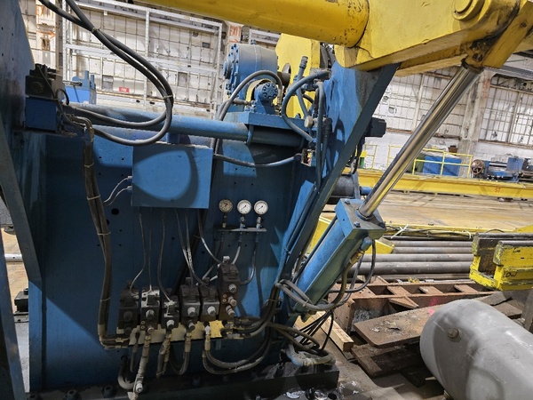 40000 lb. Cincinnati, Uncoiler, 49" width, 15.5"-24.5" expanding drum, RL, sliding base - Image 4