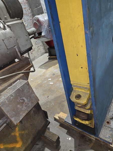 40000 lb. Cincinnati, Uncoiler, 49" width, 15.5"-24.5" expanding drum, RL, sliding base - Image 6