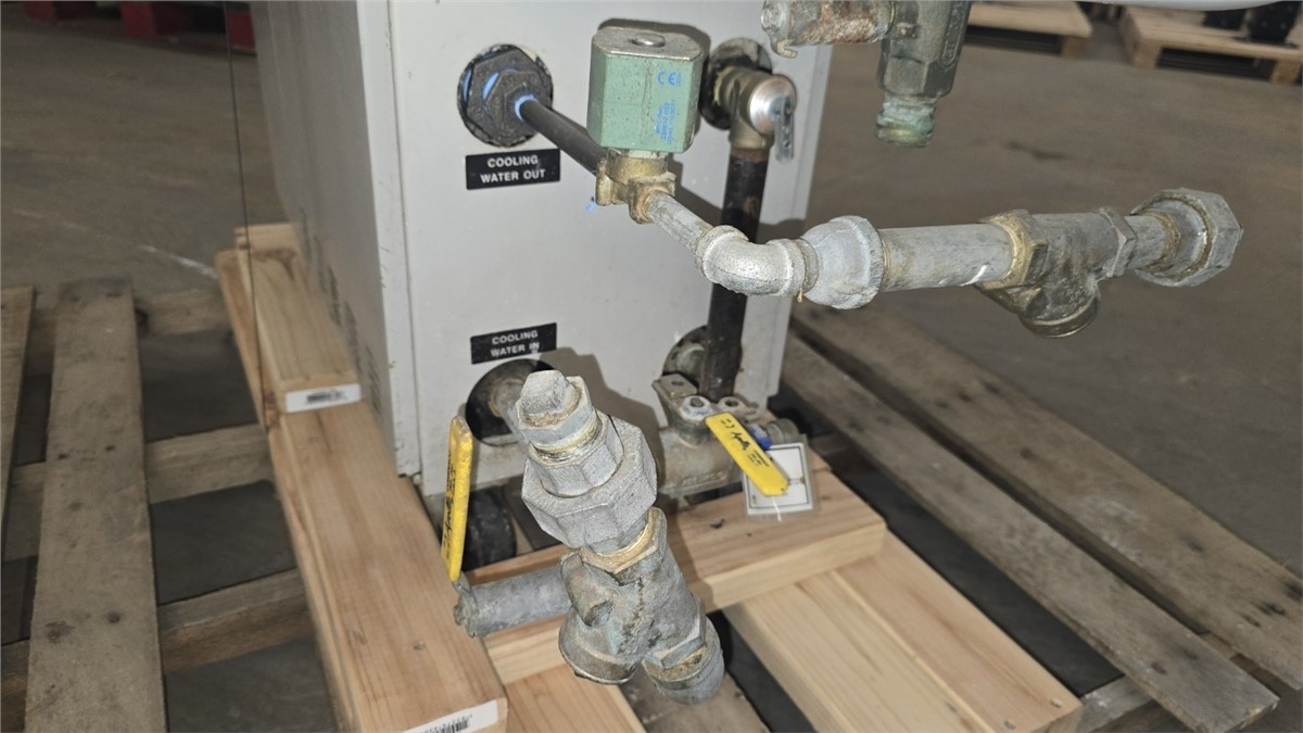 Sterlco #M2B2012CX, Temperature Control Unit, 150 psi, 14.6 amps, 3/4 HP, 480 V., 3PH - Image 4