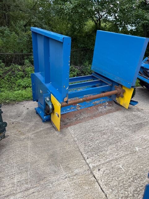 BaleWuff #4560HB, baler, 30" H x 60" W x 48" D bale, 45" x 56" chamber opening, 30 or 50 HP - Image 3