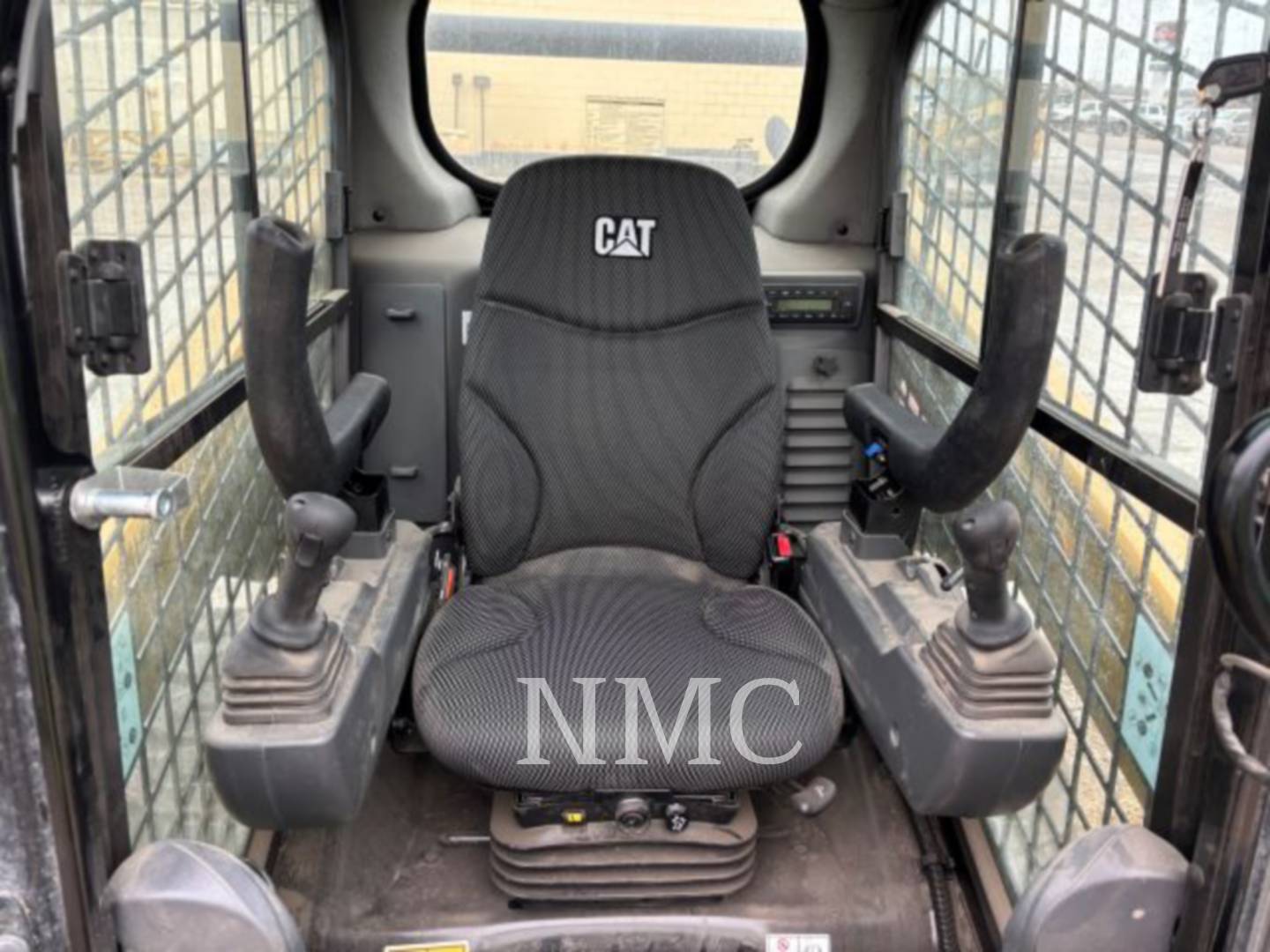 Cat 242D3, Skid Steer Loader, 39 hours, S/N: T8A01055, 2024 - Image 5