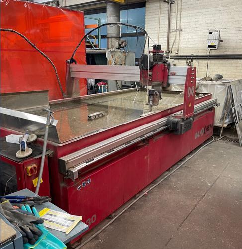Maxiem #1530, CNC waterjet, 5' x 10', Omax PC based CNC Control, 30 HP, 50000 psi, 2013 - Image 1
