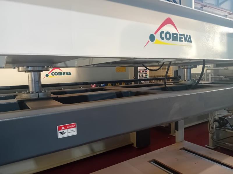 40 Ton, Comeva #PPX-3000, Hydraulic Cold Press, 118" X 49" working area, (2) 3.94" pistons, 3 HP, 400 V. - Image 3