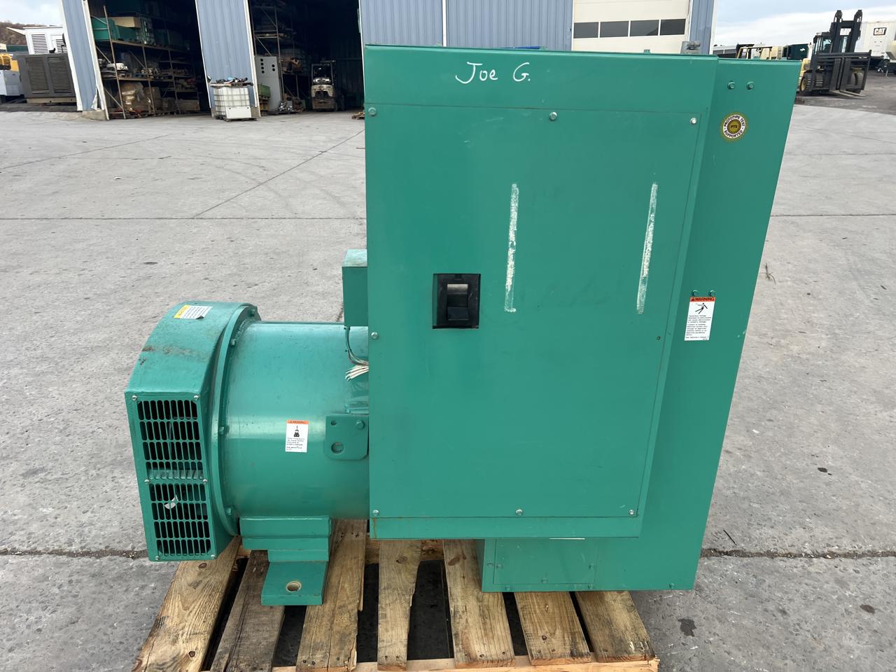 350 KW, Onan, Cummins #350DFCC-40176F, generator end with controller & breaker, 120/208 Volts, 649 hours, 1991 - Image 1