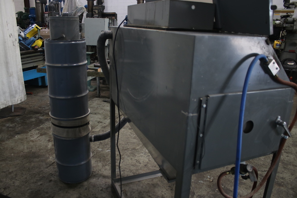 48" width x 24" D x 24" H Mac Blast #4-48-24, blast cabinet, 2 gloves, trigger gun, foot pedal - Image 9