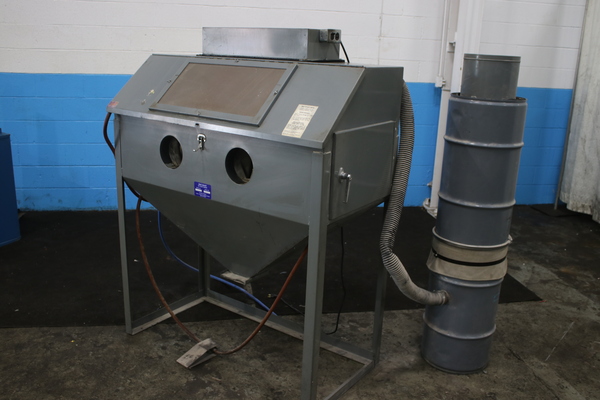 48" width x 24" D x 24" H Mac Blast #4-48-24, blast cabinet, 2 gloves, trigger gun, foot pedal - Image 10