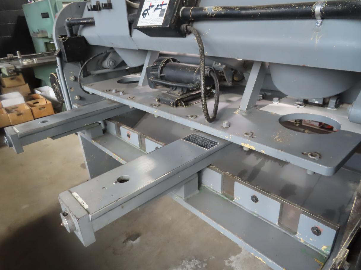 10 gauge x 6' Cincinnati #1006R, Power Squaring Shear, 75" Blade, 7 Hold Downs, 7.5 HP, 22-11 amps, 230/460 - Image 7