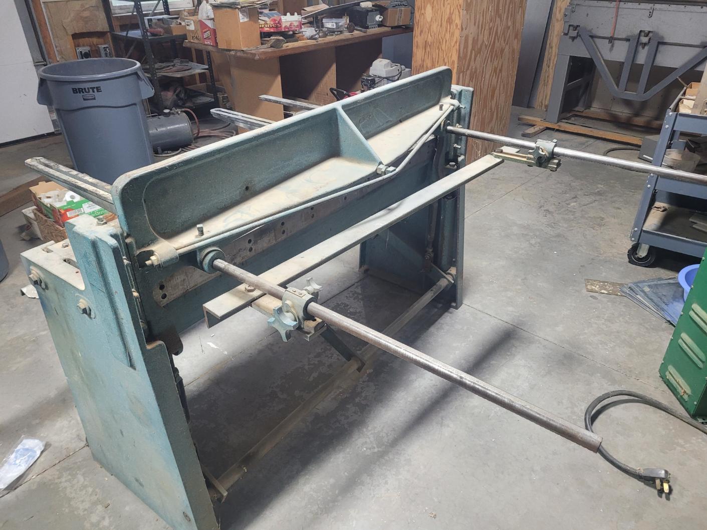 16 gauge x 4.4' Wysong & Miles #1652, Mechanical Power Squaring Shear, 26" back gauge, 1970 - Image 5