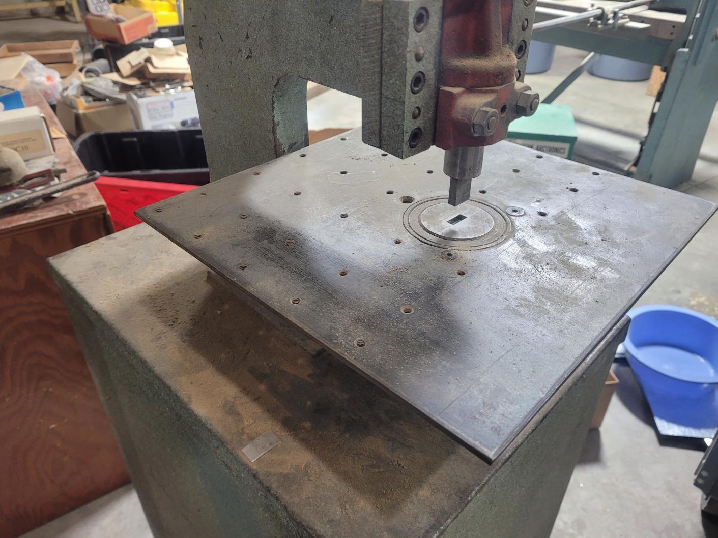 4 Ton, Whitney -Jensen #118, Manual Sheet Metal Punch, 24-gauge, 3/4" stroke, 1" punch shank, 3/4" die space - Image 6