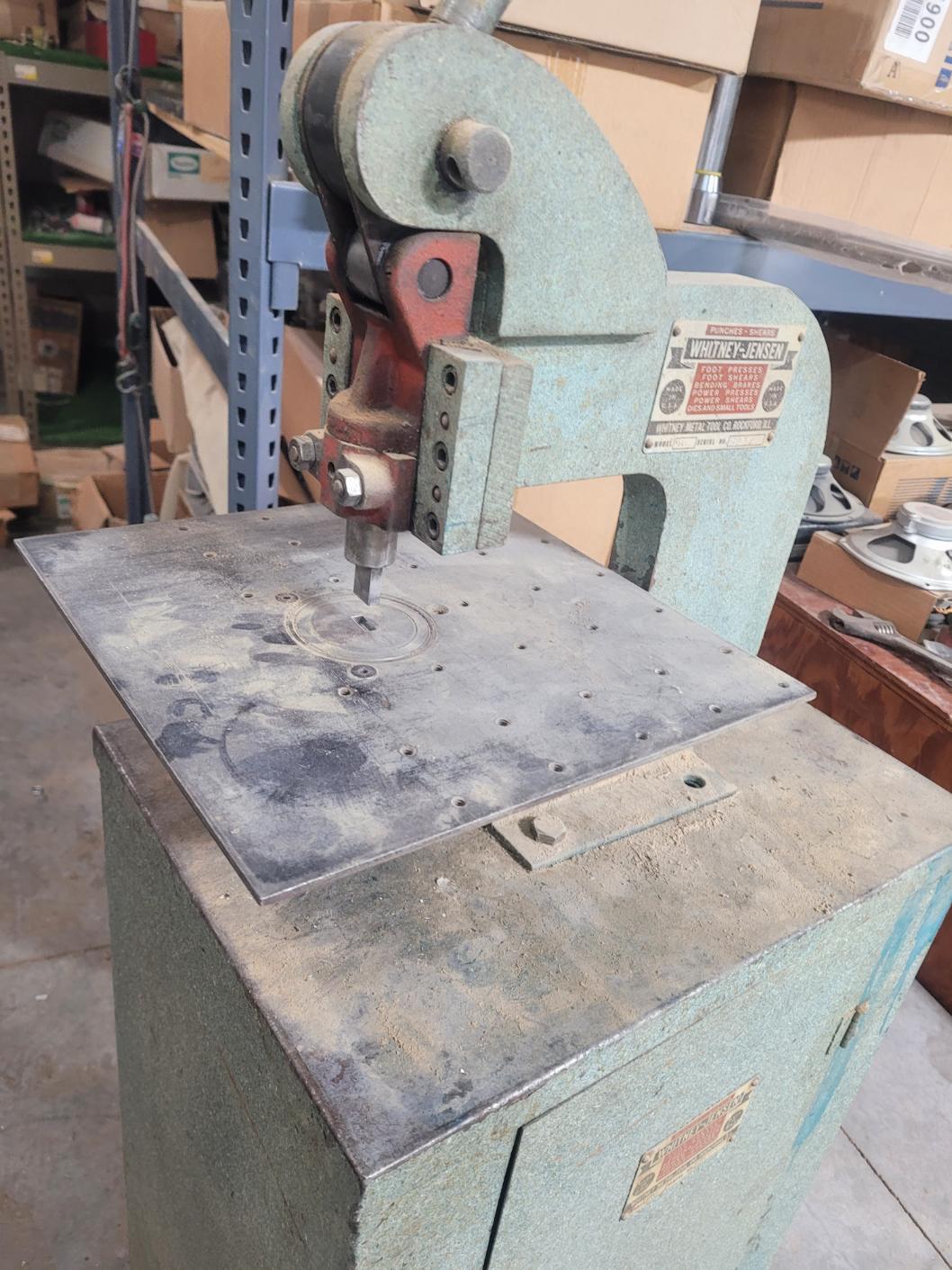 4 Ton, Whitney -Jensen #118, Manual Sheet Metal Punch, 24-gauge, 3/4" stroke, 1" punch shank, 3/4" die space - Image 8