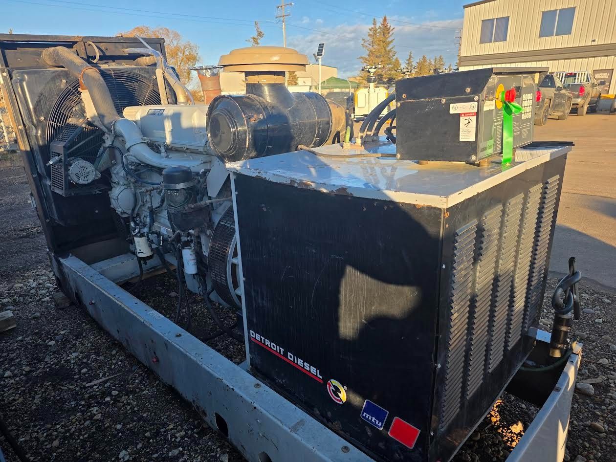 300 KW Detroit #14L, Diesel Generator Set, 685 HP, 1800 RPM, 480 Volts, 3PH, 18268 hours, 2007 - Image 2