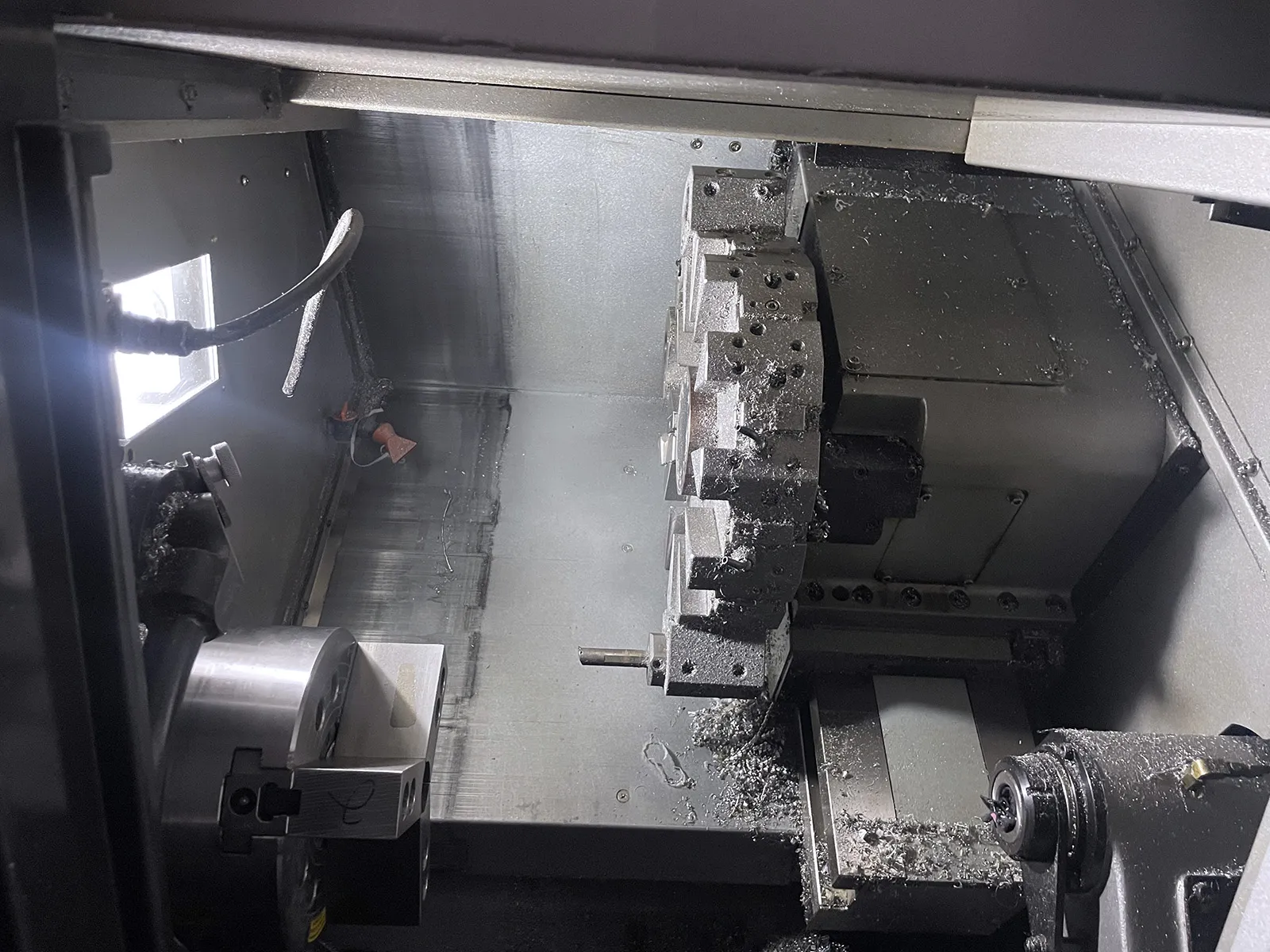 Takisawa #LA-200, CNC lathe, 18.5" swing, 8" chuck, 2" bore, 12.6"dia., 11.8"lgth, tool setter, chip - Image 3
