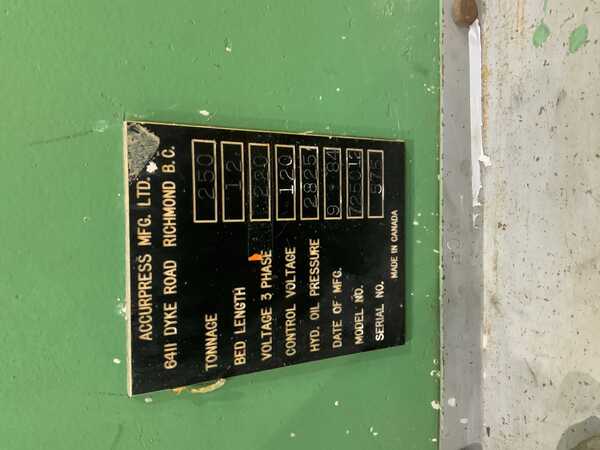 250 Ton, Accurpress #725012, hydraulic press brake, 12' overall, 126" between housing, 8" stroke, 10" throat - Image 4