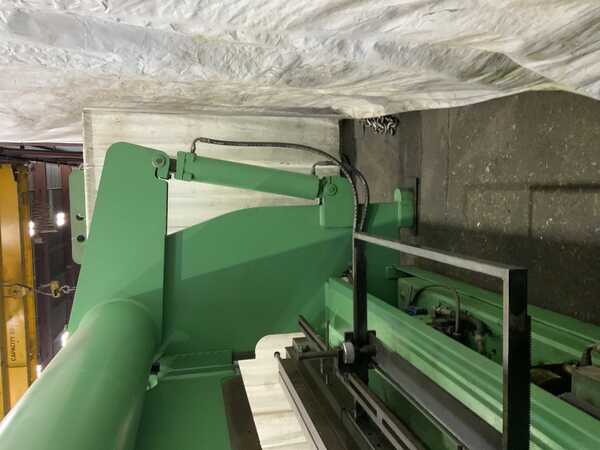250 Ton, Accurpress #725012, hydraulic press brake, 12' overall, 126" between housing, 8" stroke, 10" throat - Image 6