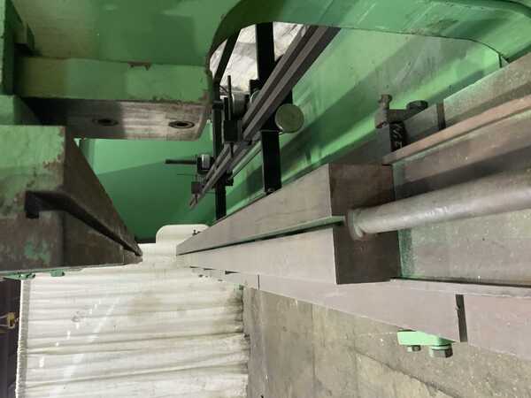 250 Ton, Accurpress #725012, hydraulic press brake, 12' overall, 126" between housing, 8" stroke, 10" throat - Image 8