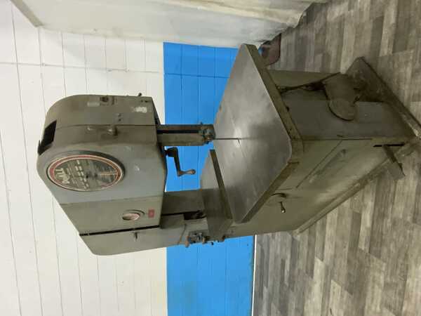 36" x 13" DoAll #3613-1, vertical saw, 26" x 26" table area, blade welder with grinder, 2 HP - Image 2
