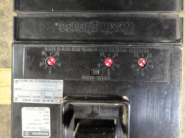 600 Amp, Westinghouse AB-DE-ION, Circuit Breaker, MA3800F, 3 Pole, 120 VAC - Image 3