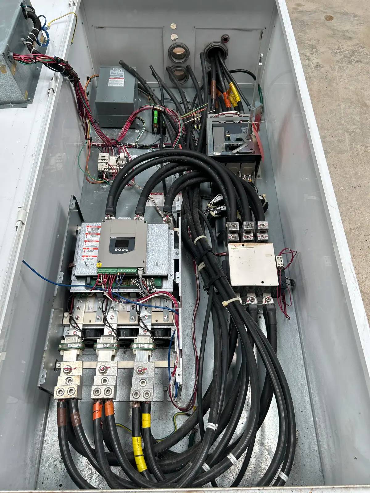 Schneider Electric, Solid State Screw Compressor Motor Starter, 400 HP, 460 Volts, 60 Hz, 3PH, 2015 - Image 6
