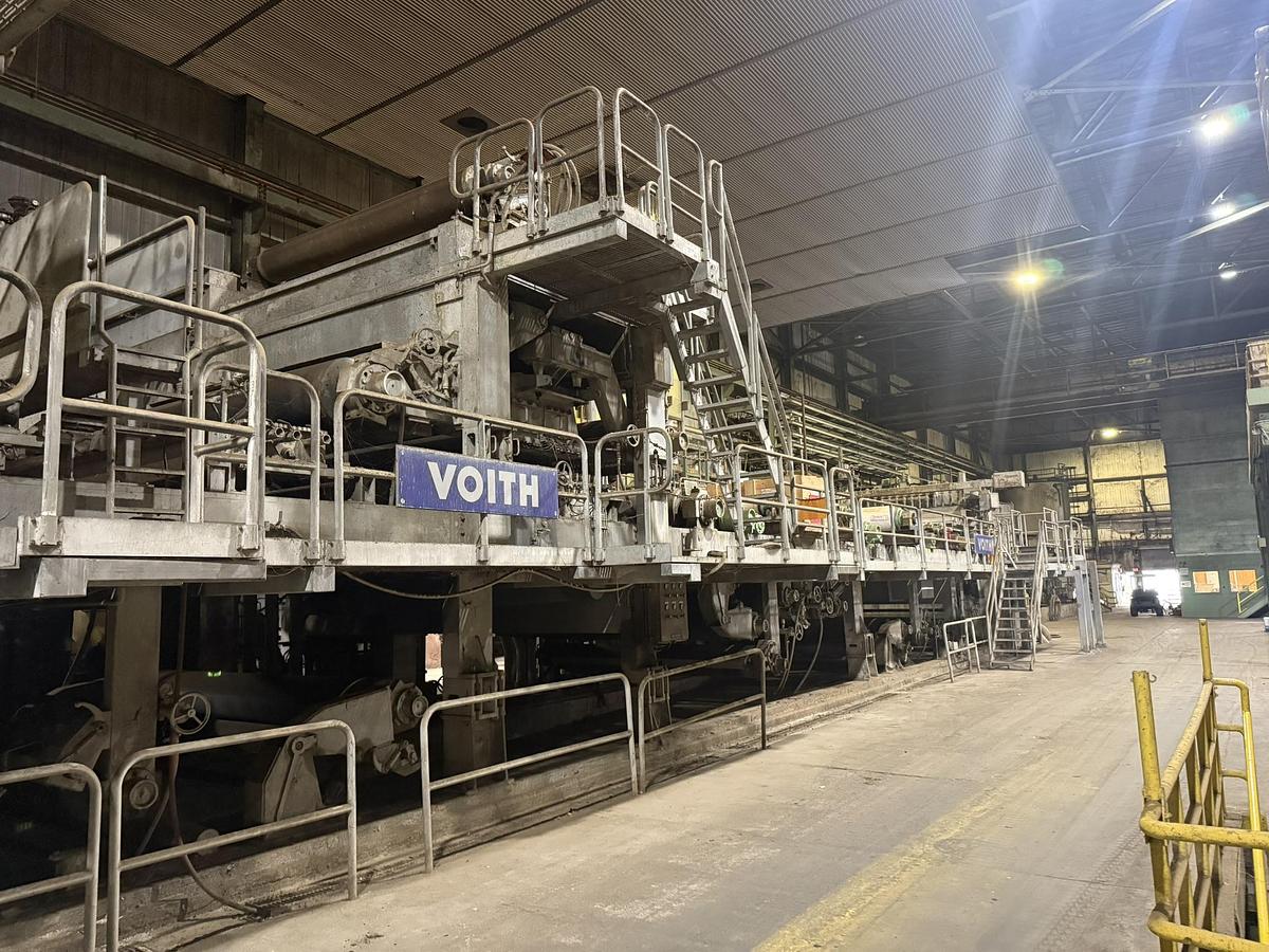 Voith #Fourdrinier (GBM) paper machine, 72" dia dryers, dual shoe press, 2002, available in sections - Image 2