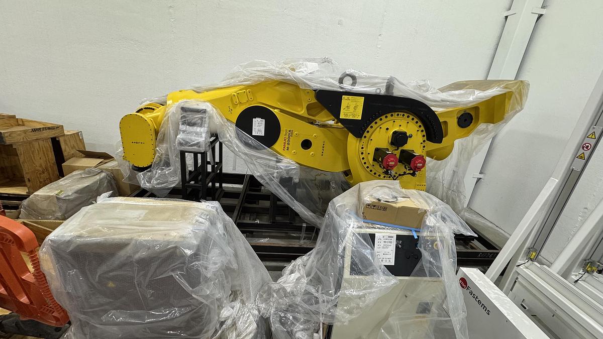 Fanuc, M-2000iA/2300, 6-Axis robot with R-30iB Control, 2300 Kg payload, 3734mm reach, new, never used, 2019 - Image 1