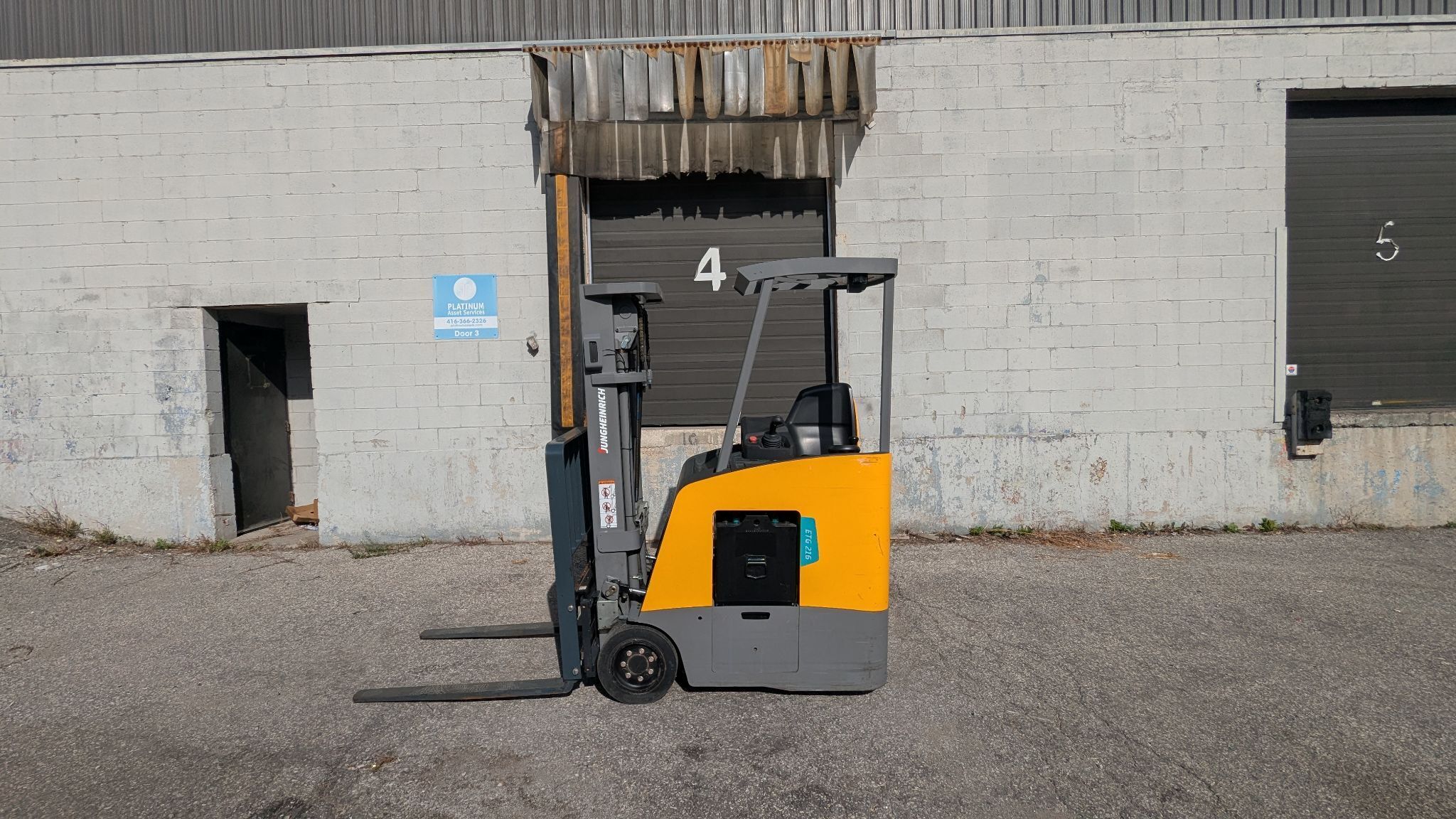 Dock Stocker, Jungheinrich #ETG216, 3000 lb., battery powered, 36 V., 188" lift, 2020 - Image 1