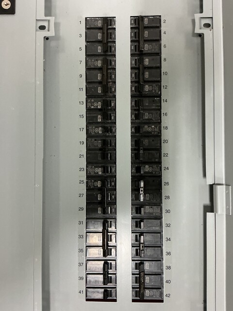 600 Amp. General Electric, AQF3426JBX Series II, panelboard, 4W, 120/208Y Volts, 3 phase - Image 7
