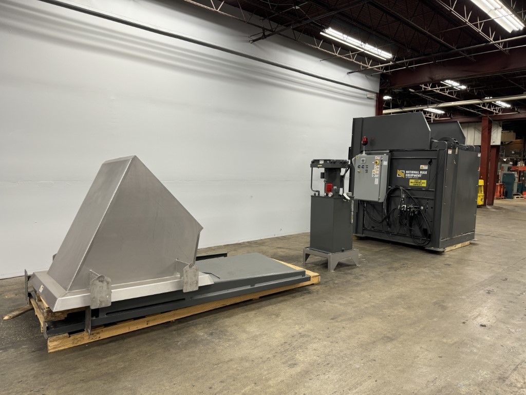 National Bulk Equipment, 40" x 48" x 51.5" Gaylord box dumper, 15500 lb., 135° rotation hydraulic cylindfers - Image 2