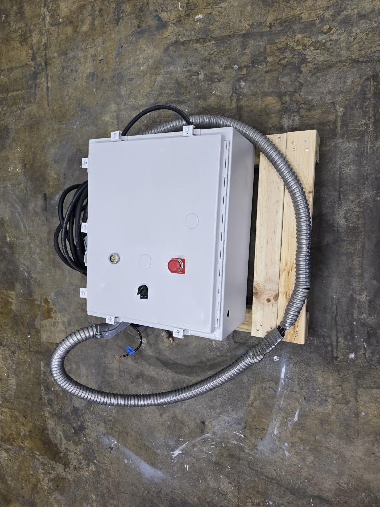 24" Cumberland #24GRAN-3105, granulator, 75 HP Lincoln Electric, Fr.365T, 3 Knife Open Rotor, 2 Bed Knives - Image 3