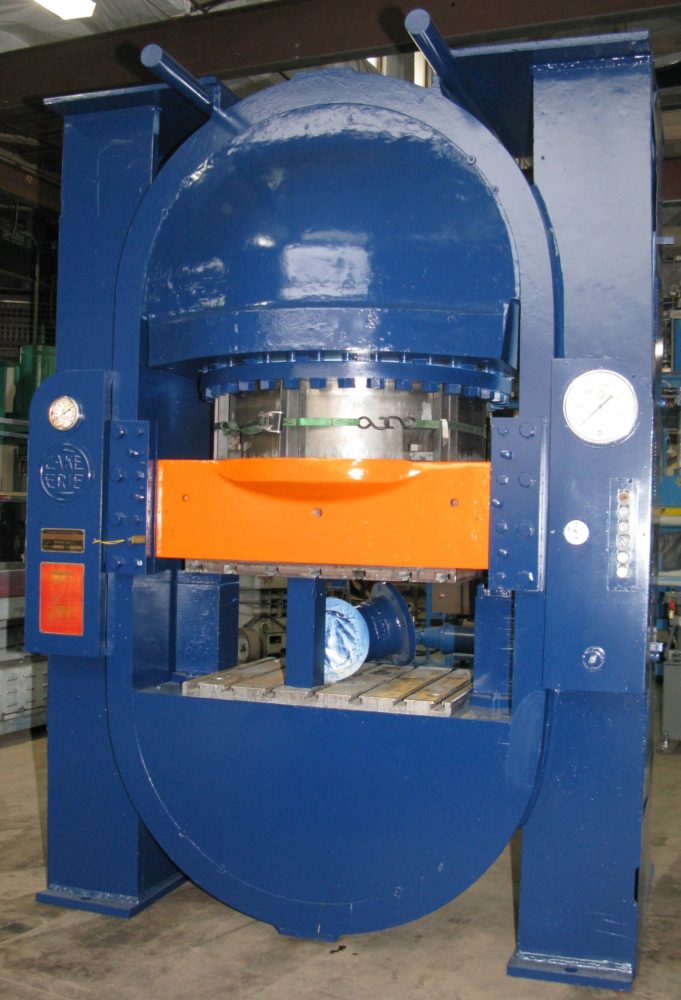 1000 Ton, Lake Erie, 37.5" x32", down-acting, 20" daylight, 7" stroke, frame-style, hydraulic tank, #2330 - Image 1
