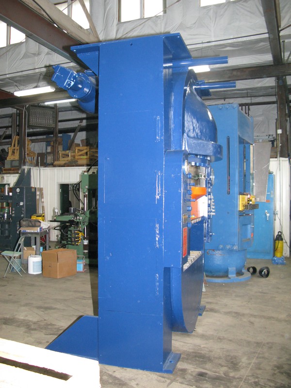 1000 Ton, Lake Erie, 37.5" x32", down-acting, 20" daylight, 7" stroke, frame-style, hydraulic tank, #2330 - Image 3