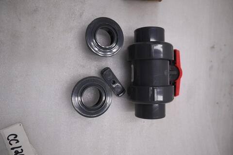 NEW OPEN BOX Spears 1829-012 1-1/4 PVC Union Ball Valve STK CC120 - Image 2