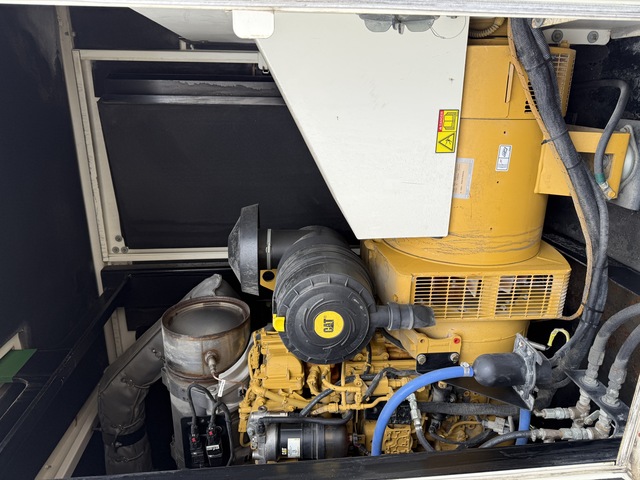 60 KW Caterpillar #APS60, Mobile Diesel Generator, 1800 RPM, 208/90 amps, 208/480 Volts, 6593 hours, 2014 - Image 8
