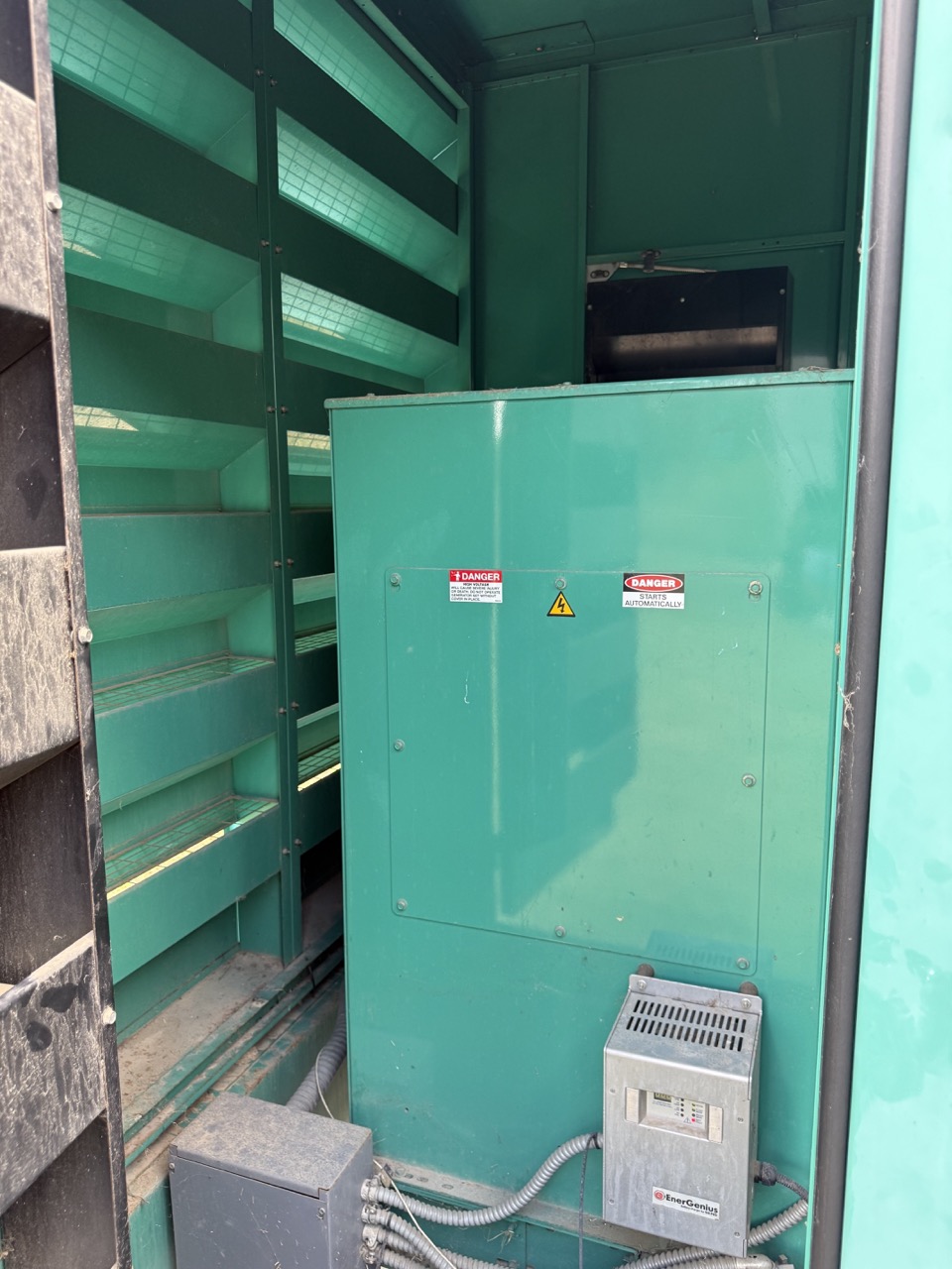 450 KW Cummins #450GFGA, Stationary Natural Gas Generator, 1800 RPM, 675 amps, 277/480 Volts, 205 hours, 2011 - Image 10