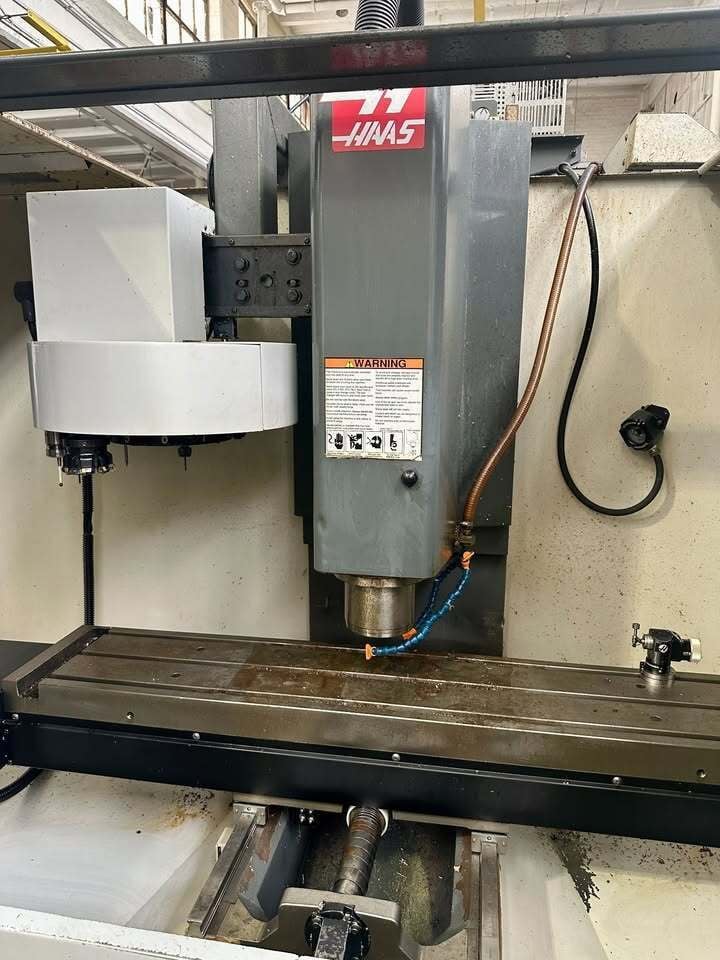 Haas #TM-2P, CNC Vertical Machining Center, 3-Axis, 40" X, 16" Y, 16" Z, 10.5" x 57.75" Table, 7.5 HP, 6000 - Image 2