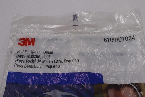 3m 6100/07024 half facepiece respirator small new open box stock #2876 - Image 1