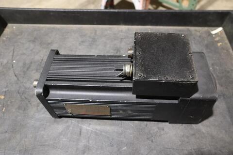 Kollmorgen B-604-A-51-B3 Brushless Goldline Servo Motor STOCK S696 - Image 1