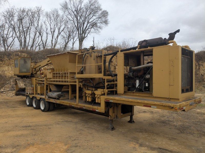 Granutech Saturn #72-44BGHT, portable shredder, 72" x 44" chamber opening, dual shaft, counter rotating - Image 1